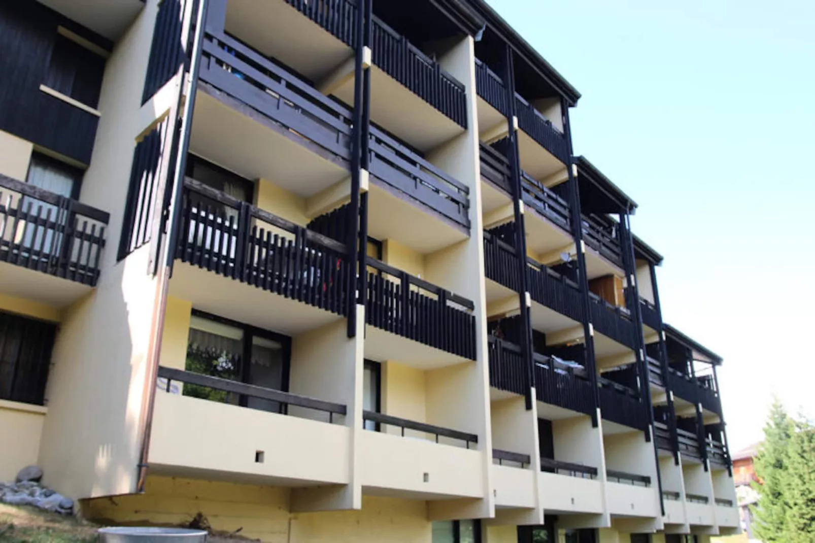 Appartements à Les Carroz-d'Arâches-Image-tags.