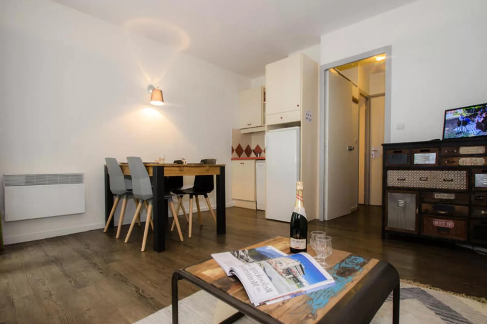 Résidence Riviere-Dining room