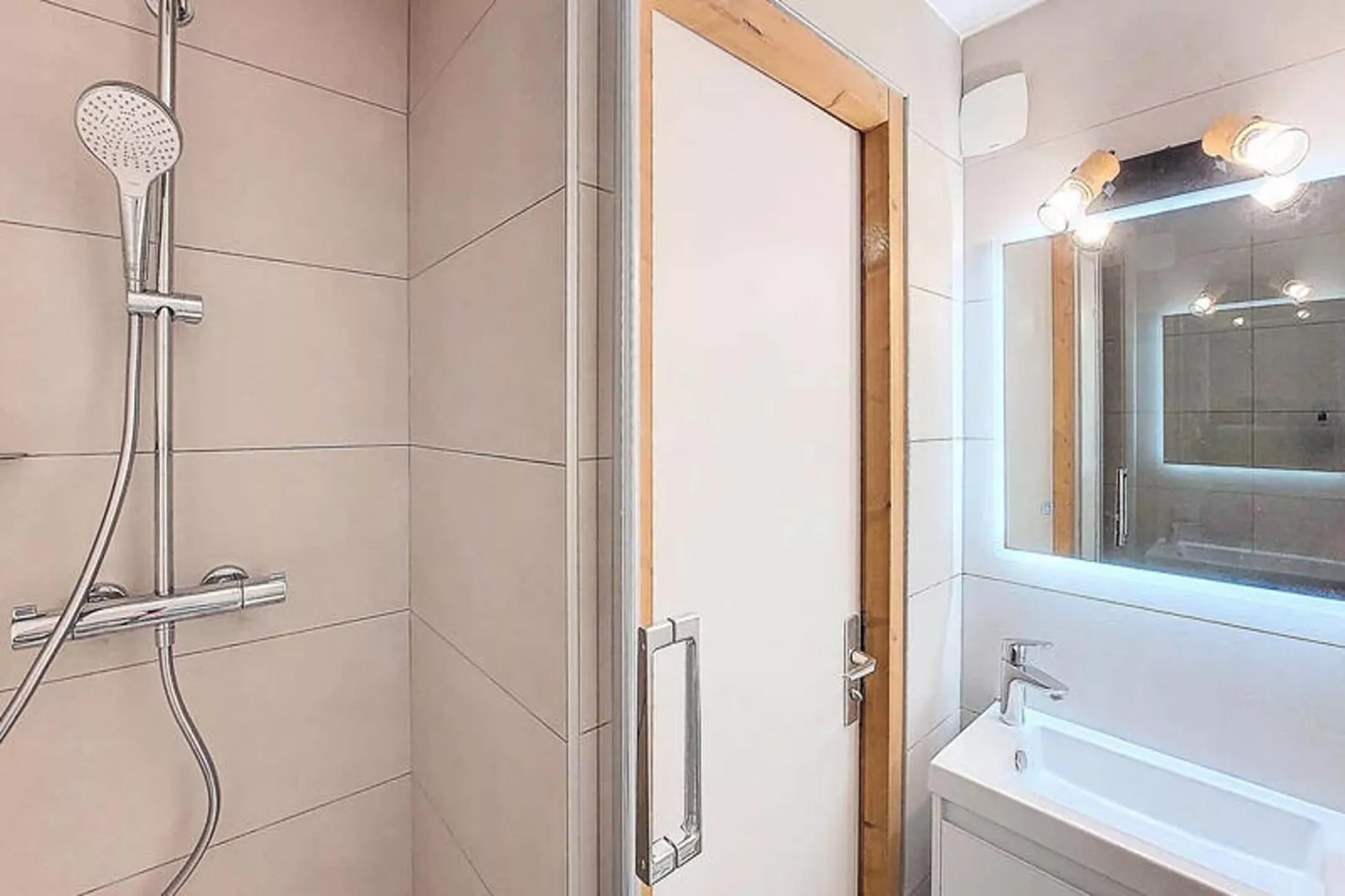 Appartements à Saint Jean d'Aulps-Bathroom