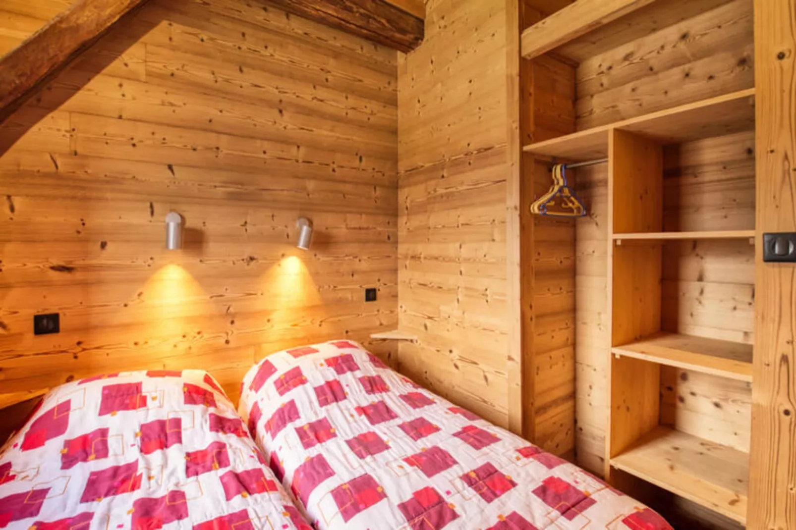 Chalet Poya-Chambre