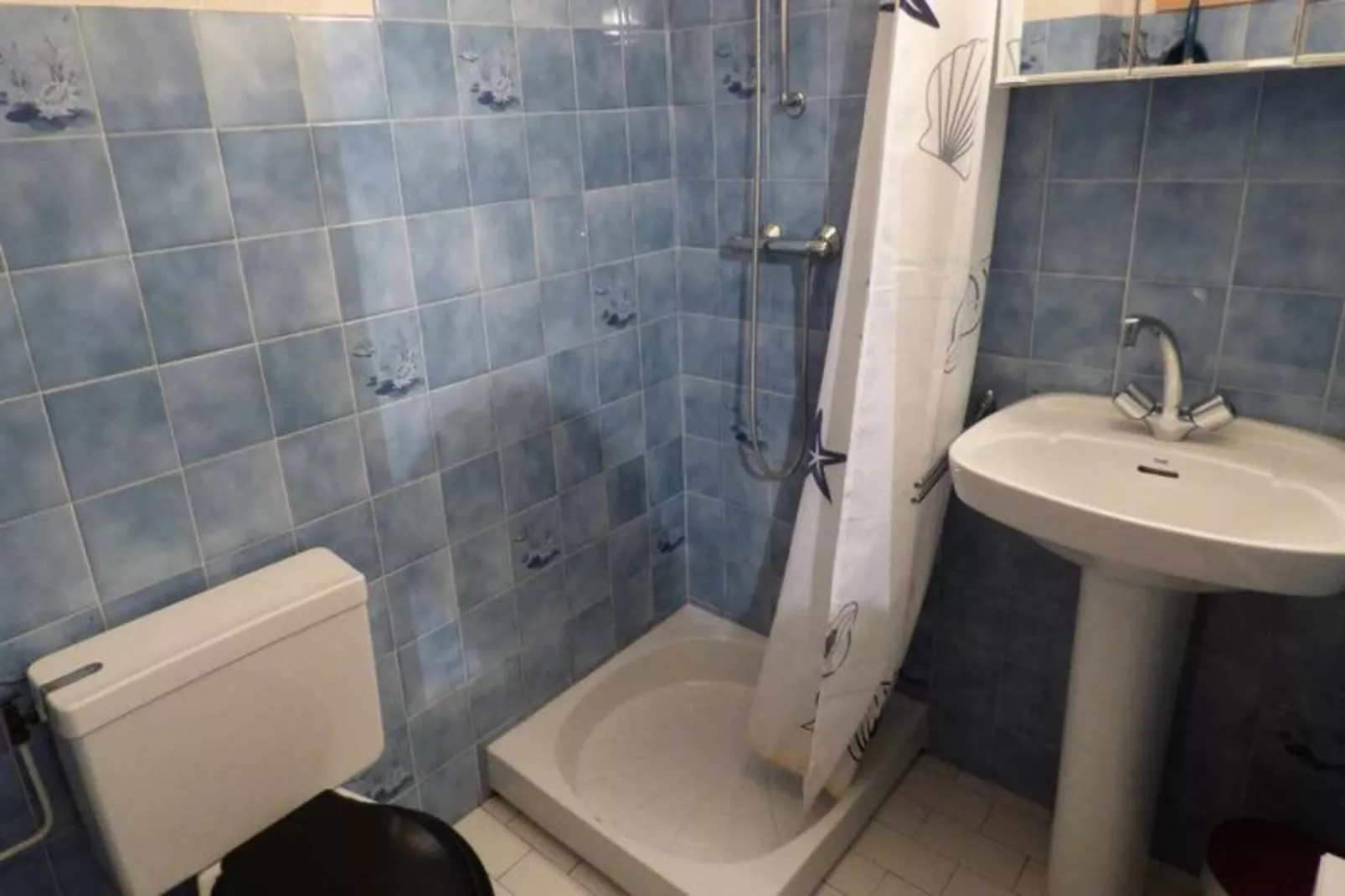 Chalet De Lessy A-Badezimmer