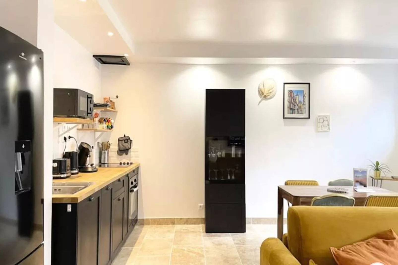 🚂 The Central Station - Parking - 50m Gare-Image-tags.