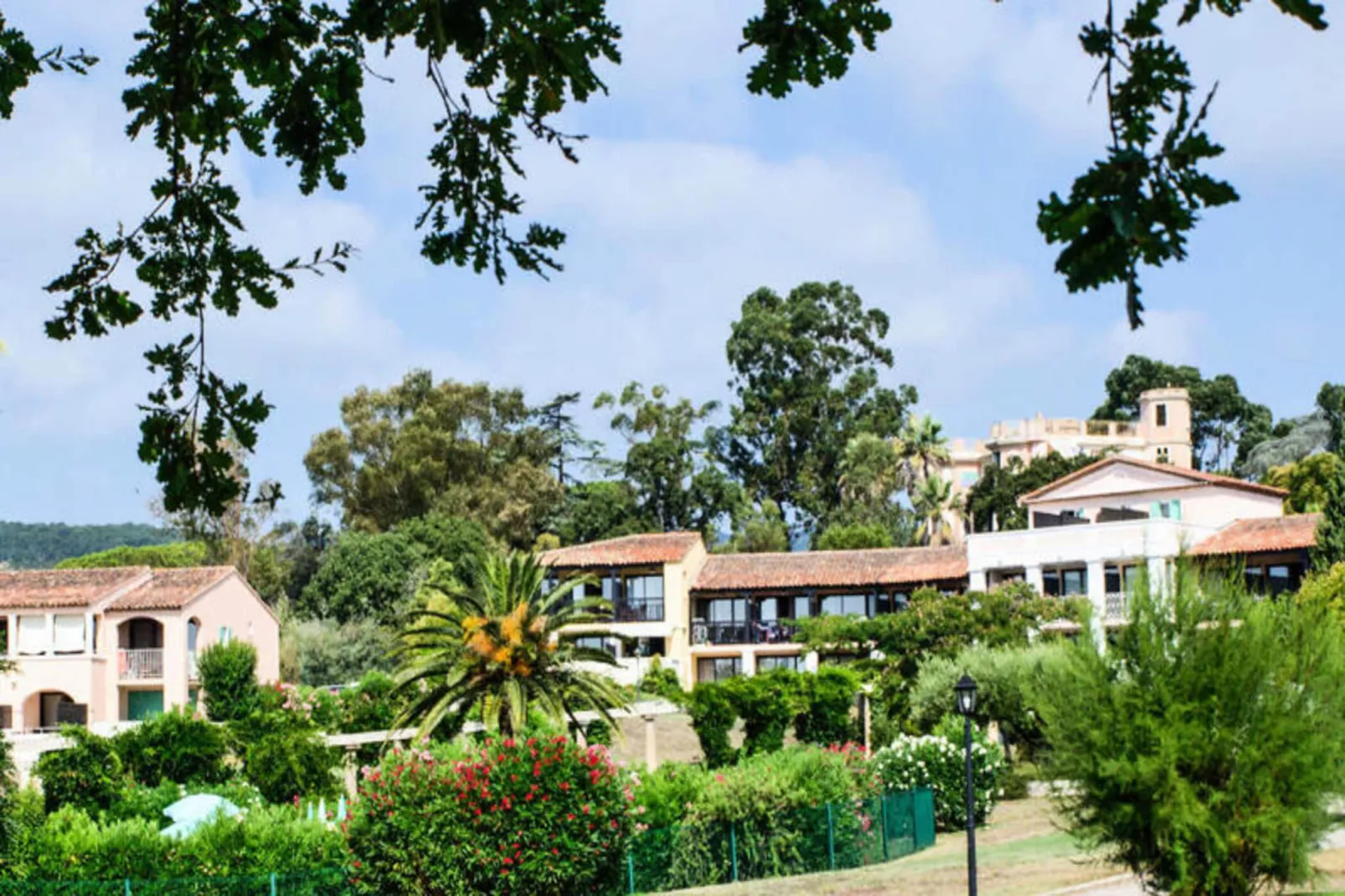 Résidence Les Parcs de Grimaud - maeva Home-Außenbereich Sommer