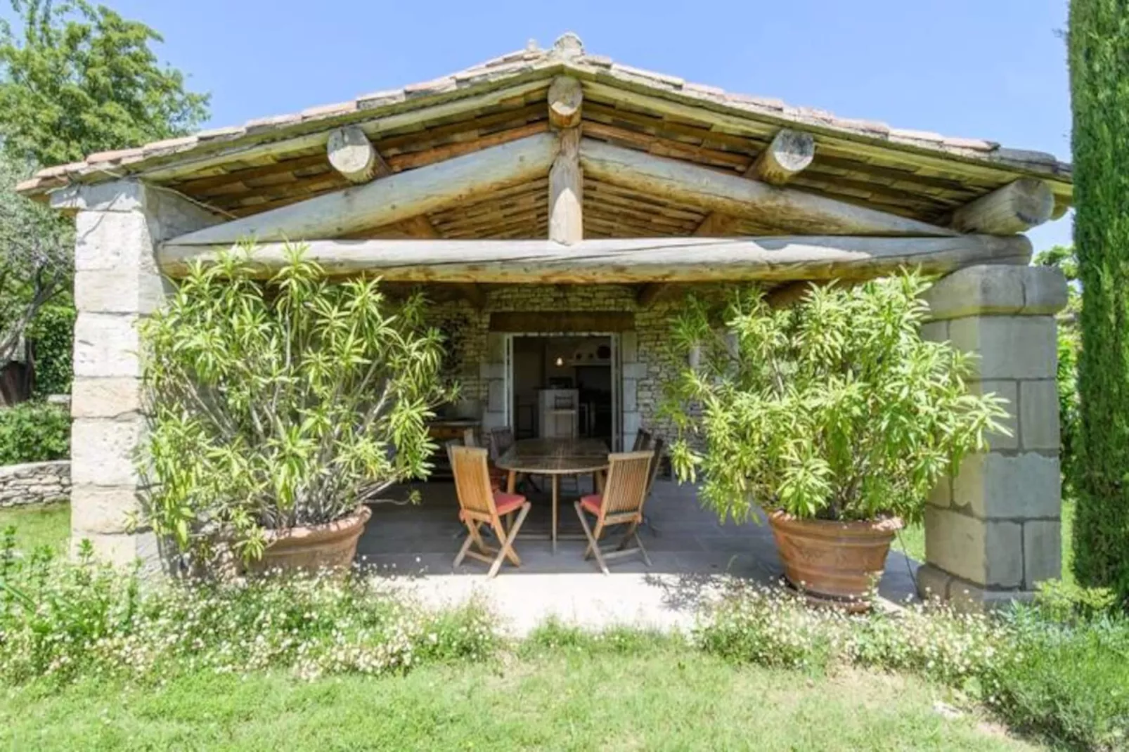 Mas Des Papillons, Gordes-Image-tags.