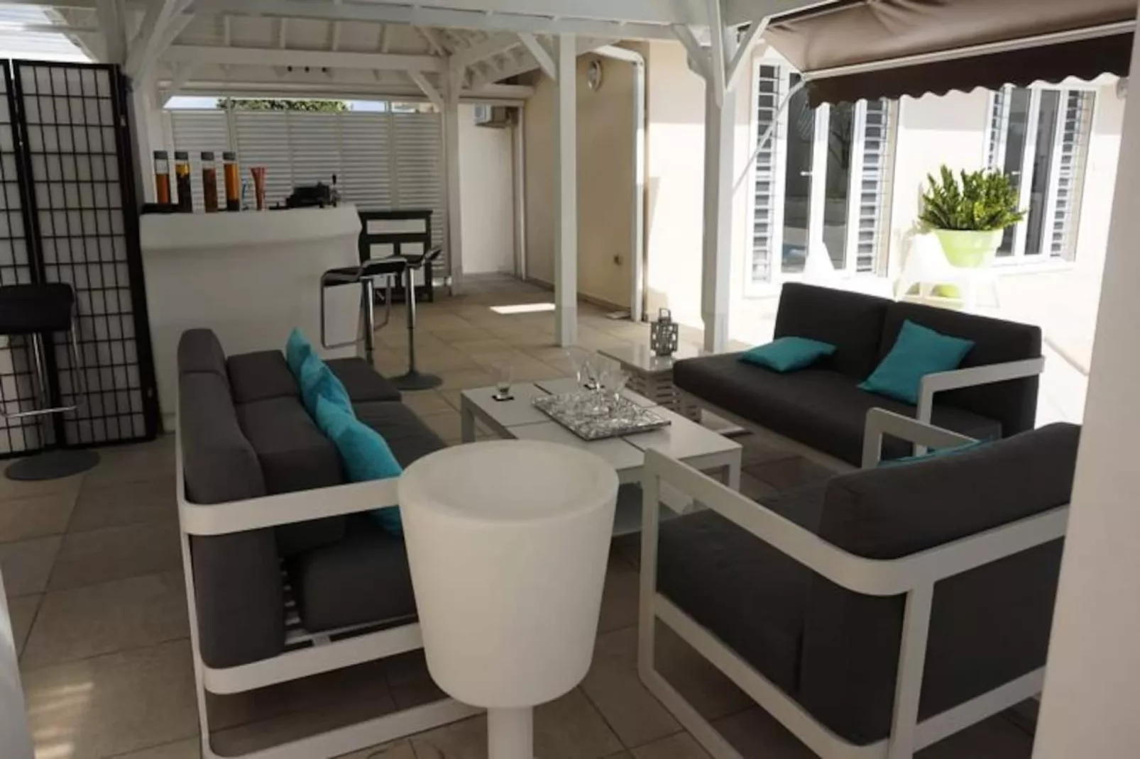 Villa Arbre Du Voyageur-Image-tags.