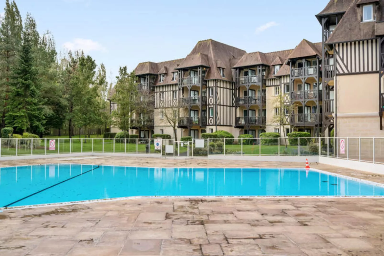 La Résidence du Golf - maeva Home-Swimming pool