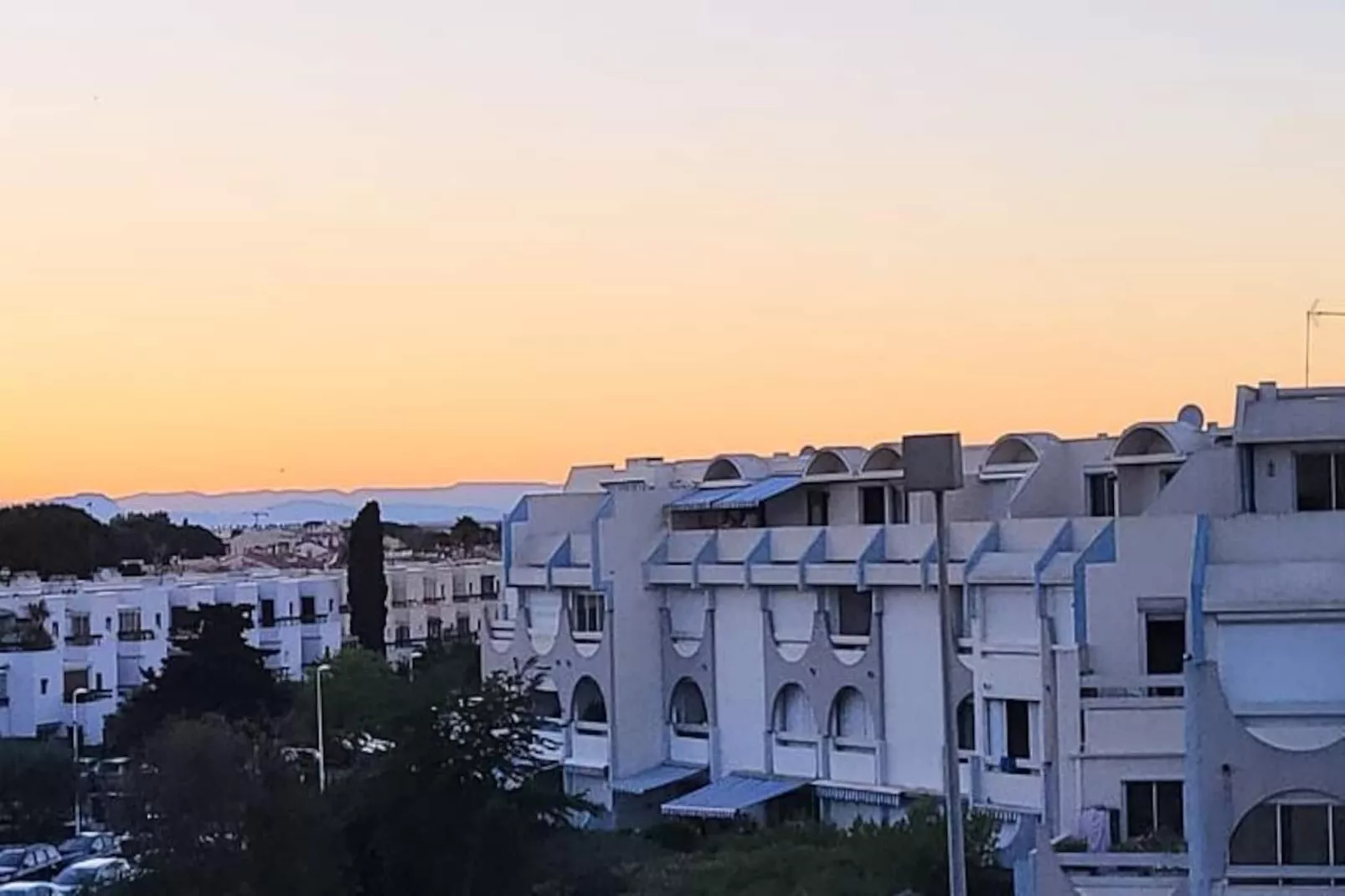 Résidence Petit Boudha Climatis&eacute; Mezzanine R&eacute;nov&eacute;  Parking 400m Plage ,50m Commerces-Image-tags.