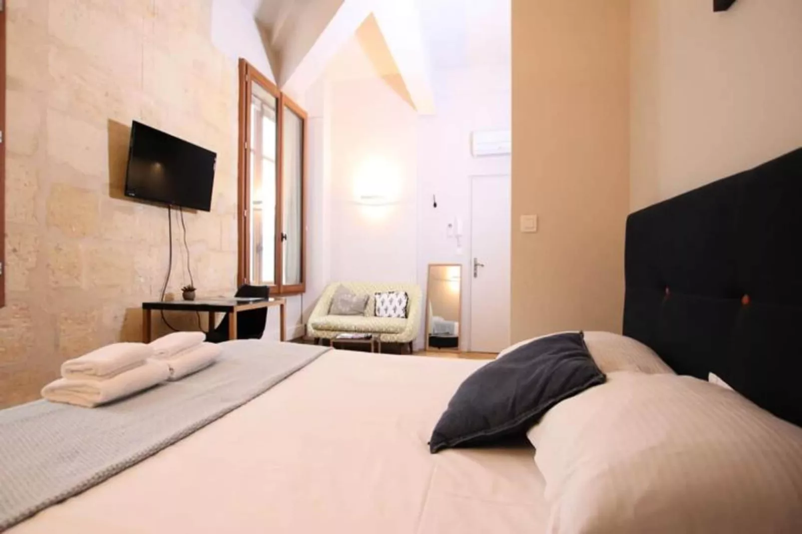 Magnifique Studio Bordelais En Plein Coeur De La Ville-Bedroom
