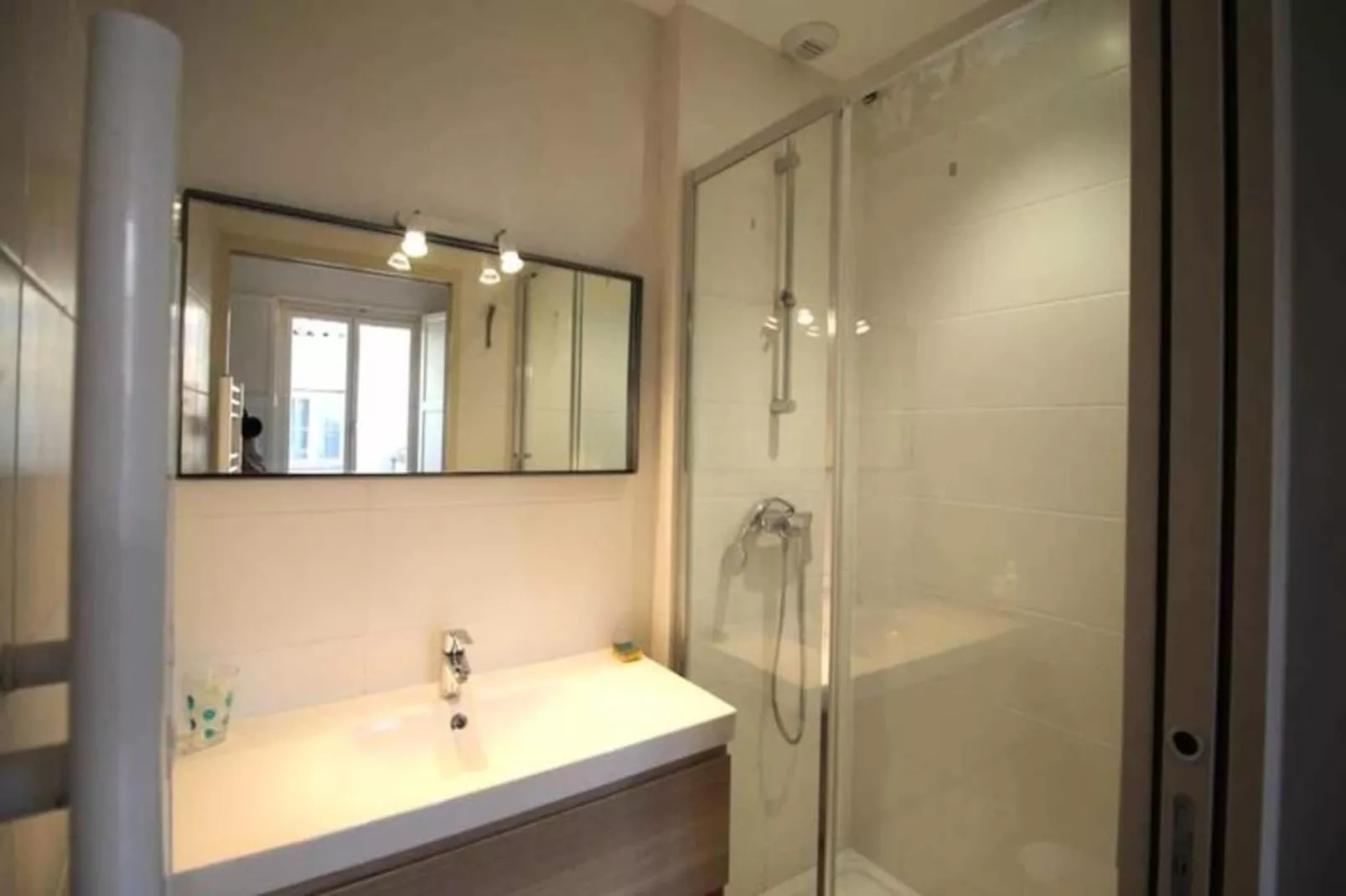 Bel Appartement Pour 4 Coeur Quartier Historique, Proche Rue St-catherine-Badezimmer