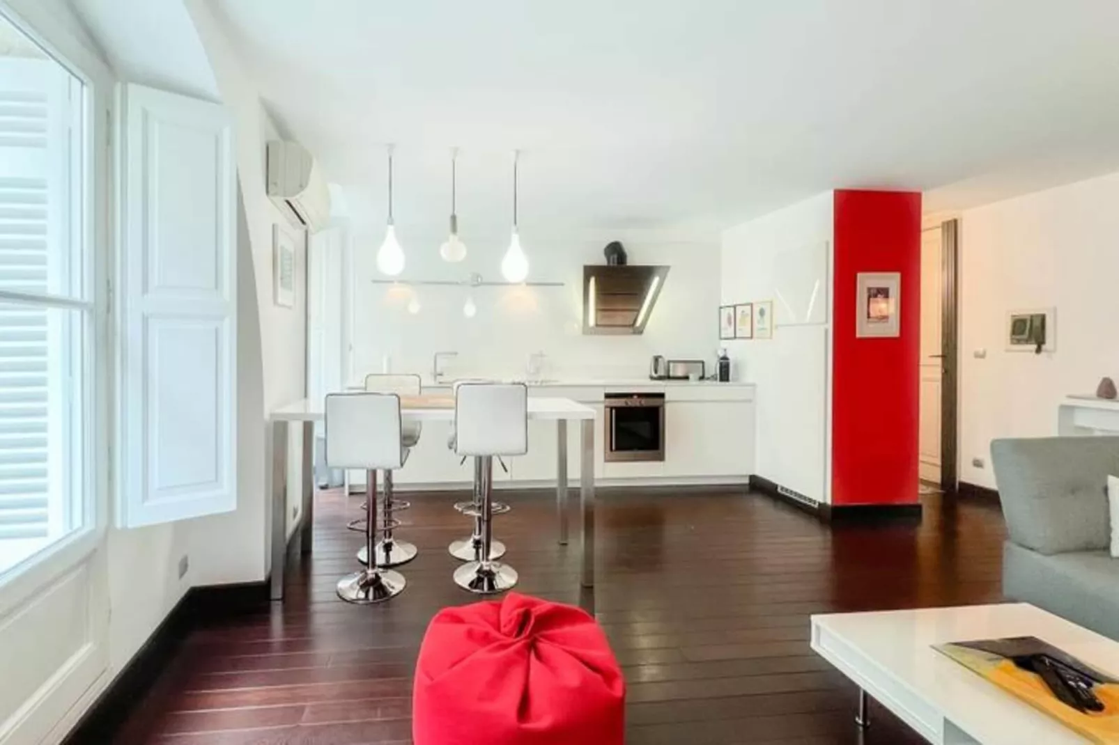 Appartement De Haut Standing Authentique Situ&eacute; Au Coeur Du Triangle D'or-Außenbereich Sommer