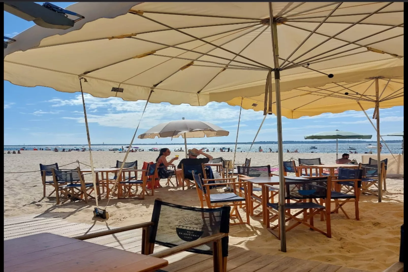 Résidence La Roseraie-Exterior in summer