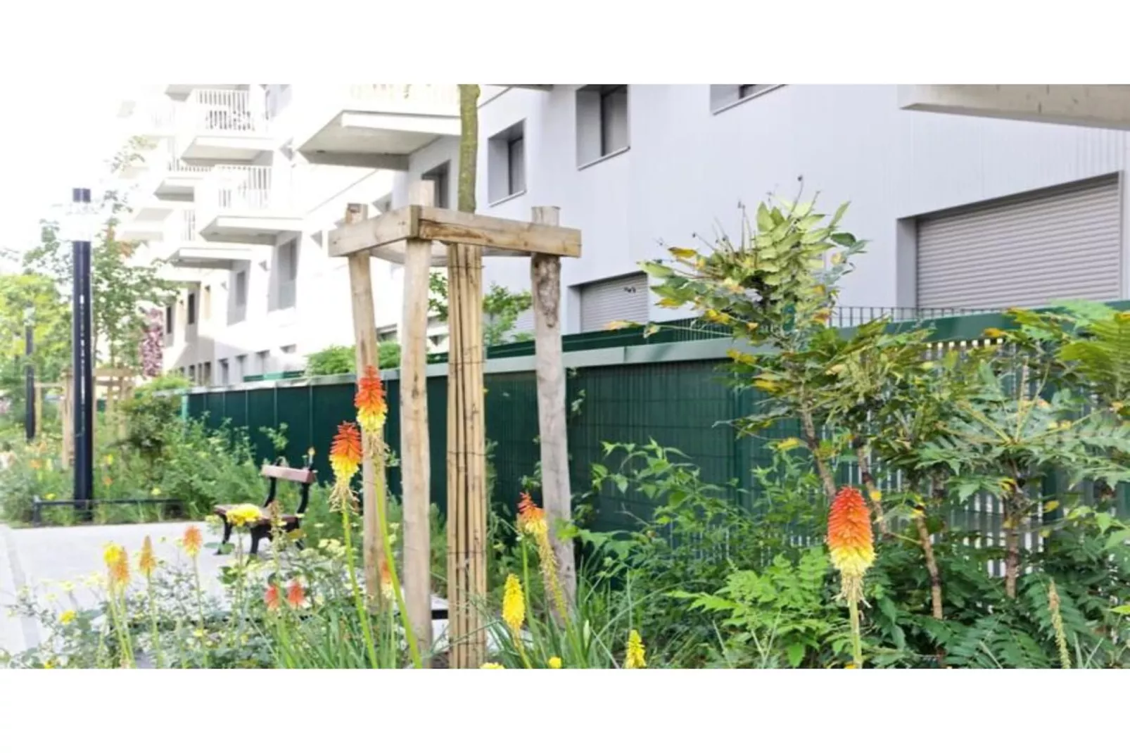 Appartement Charmant Et Moderne Pour 4 Avec Parking, Proche Cit&eacute; Du Vin-Salon