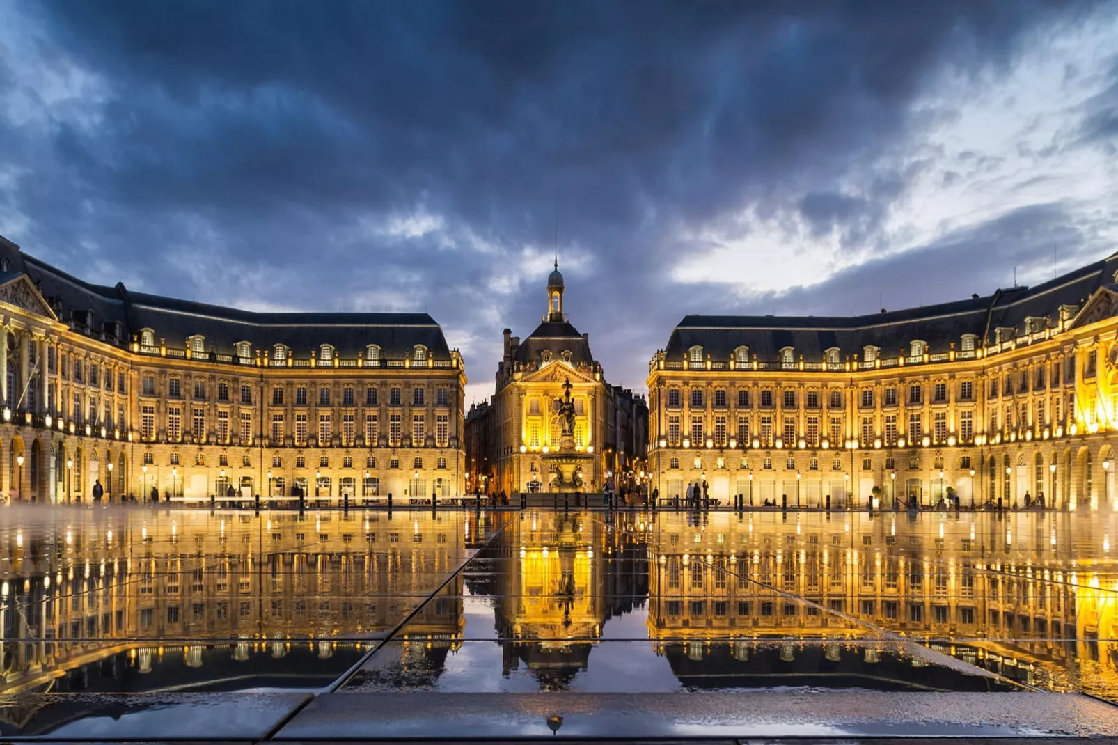 Superbe Appartement Climatis&eacute; En Plein C&oelig;ur Des Chartrons-Areas within 20km in summer