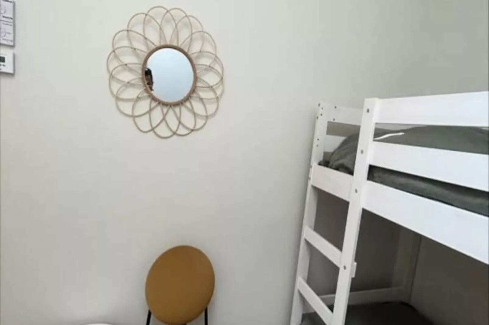 La Coquette En Bord De Plage-Image-tags.