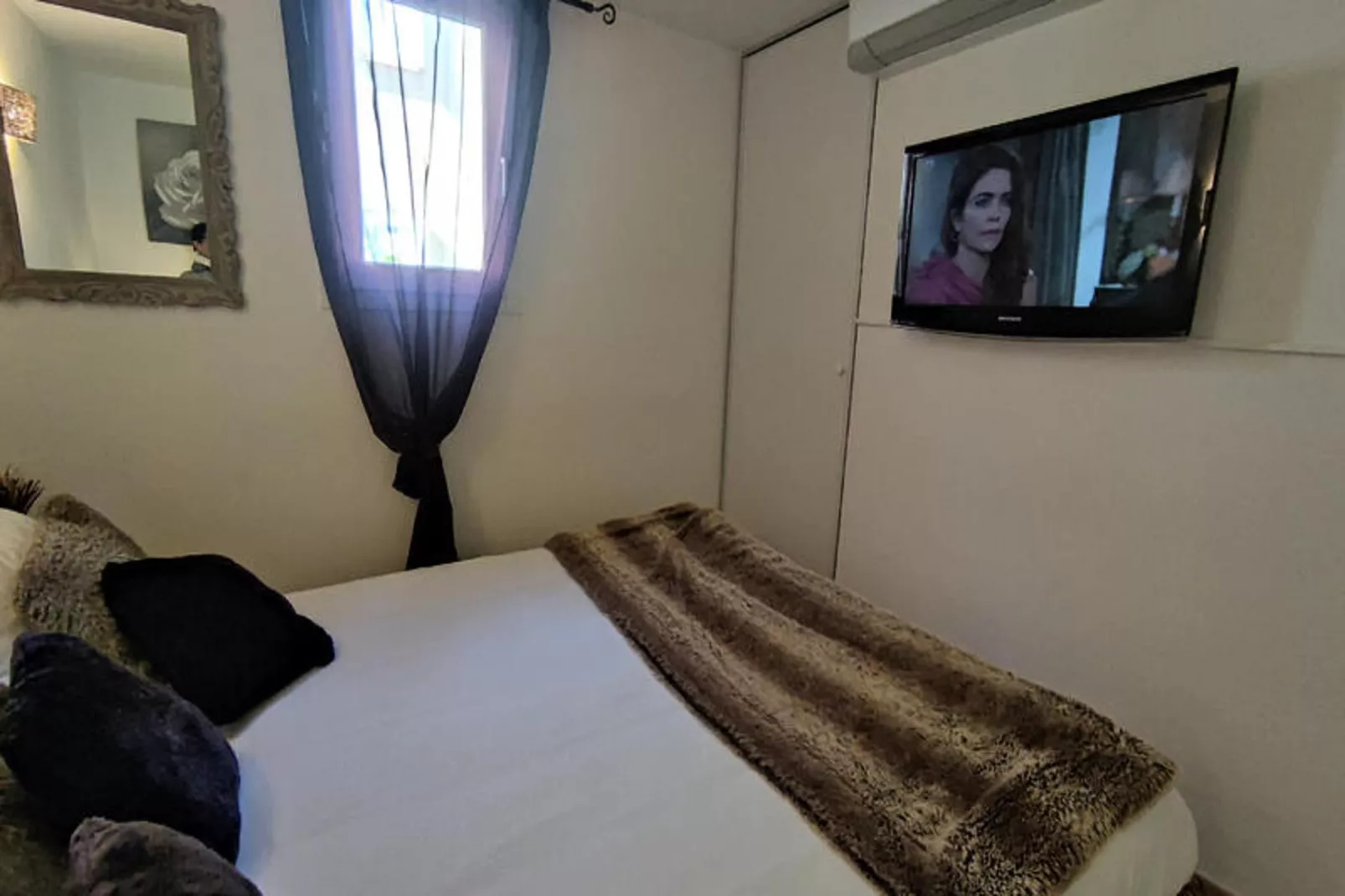 Résidence NATURISTE LA PALMERAIE-Bedroom