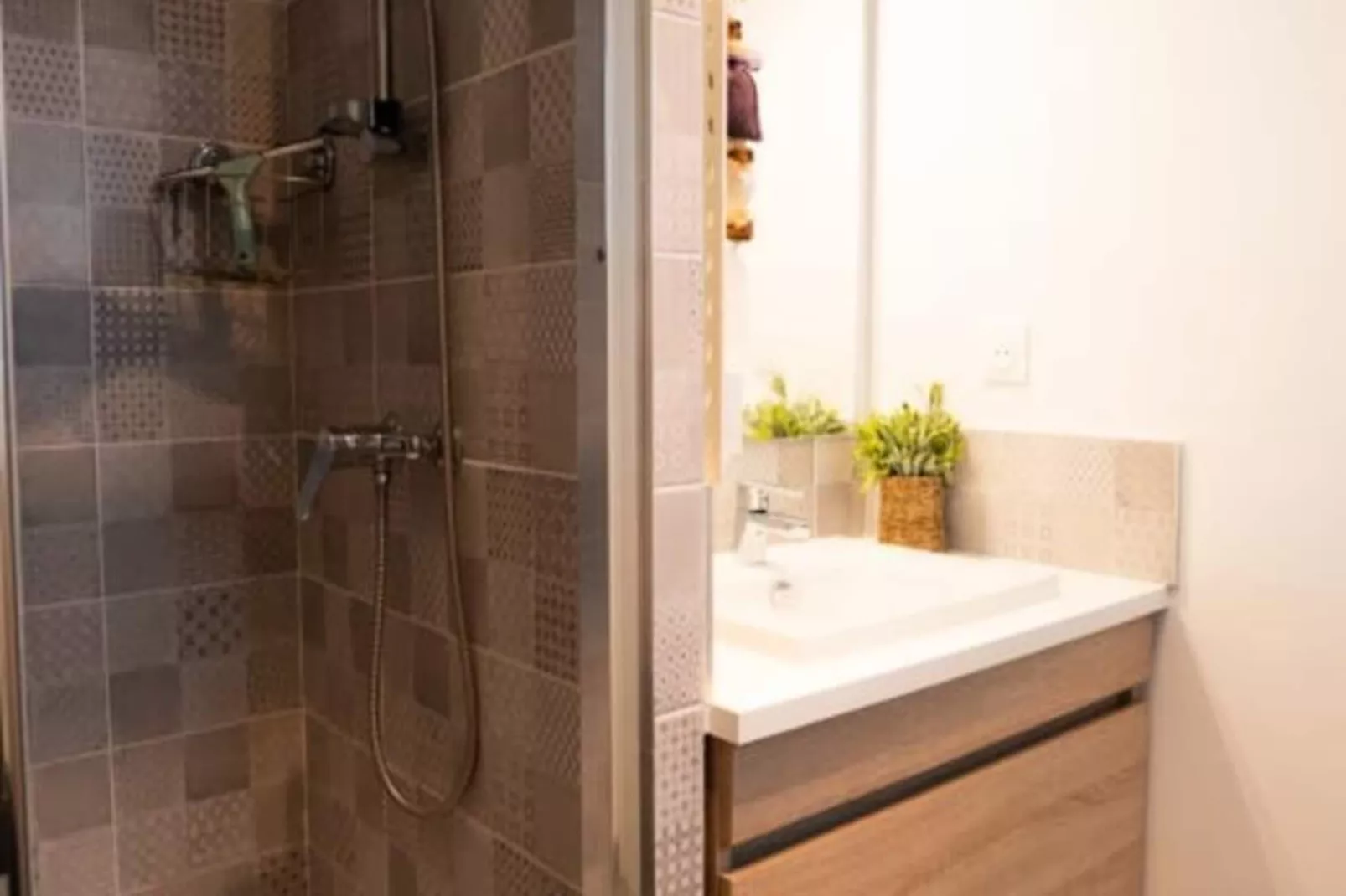 T2 Climatis&eacute; Avec Wifi Et Piscine-Image-tags.