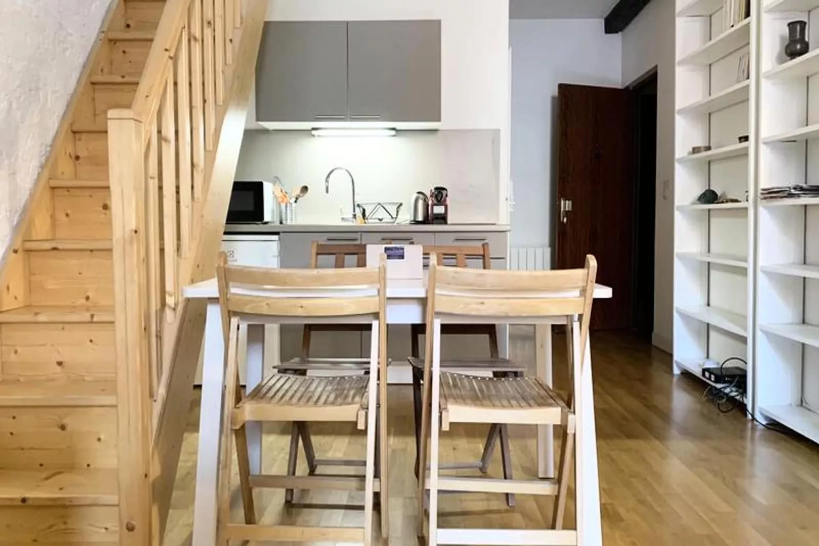 | L'alc&ocirc;ve De Vaucanson 🟡 Centre Historique | Place Vaucanson-Esszimmer