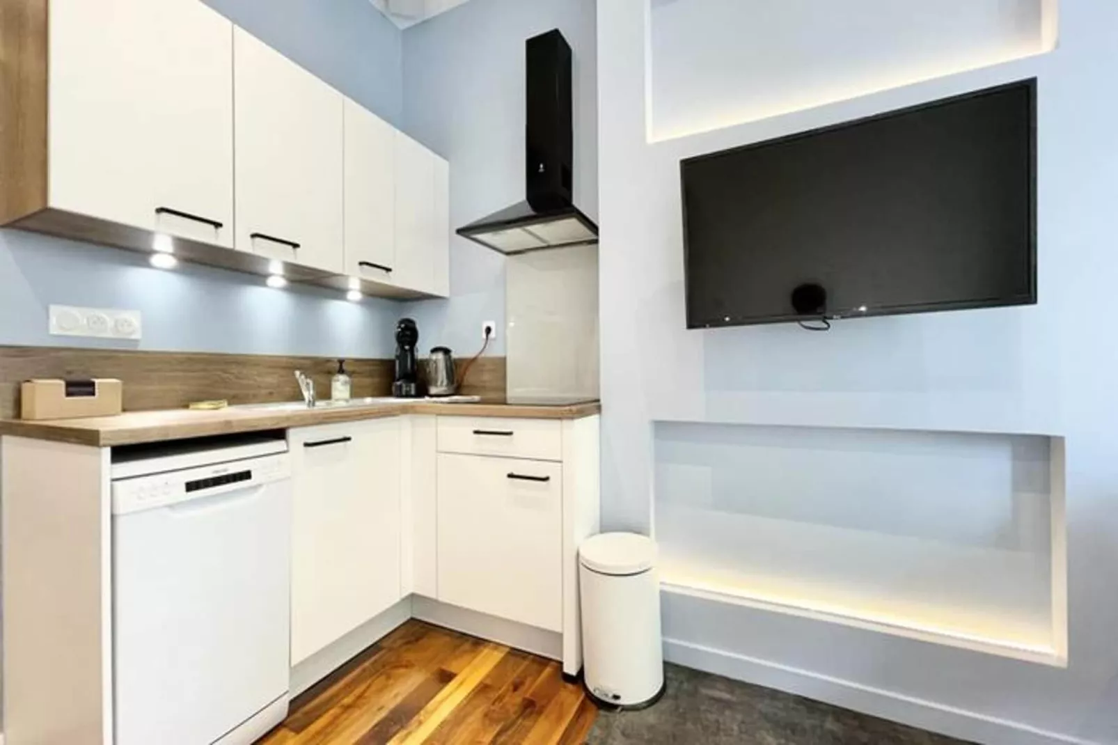 Le Cadet 👨&zwj;👩&zwj;👦&zwj;👦| Jean Jaur&egrave;s |tram A, B E E | T2 Tout &eacute;quip&eacute;-Cuisine