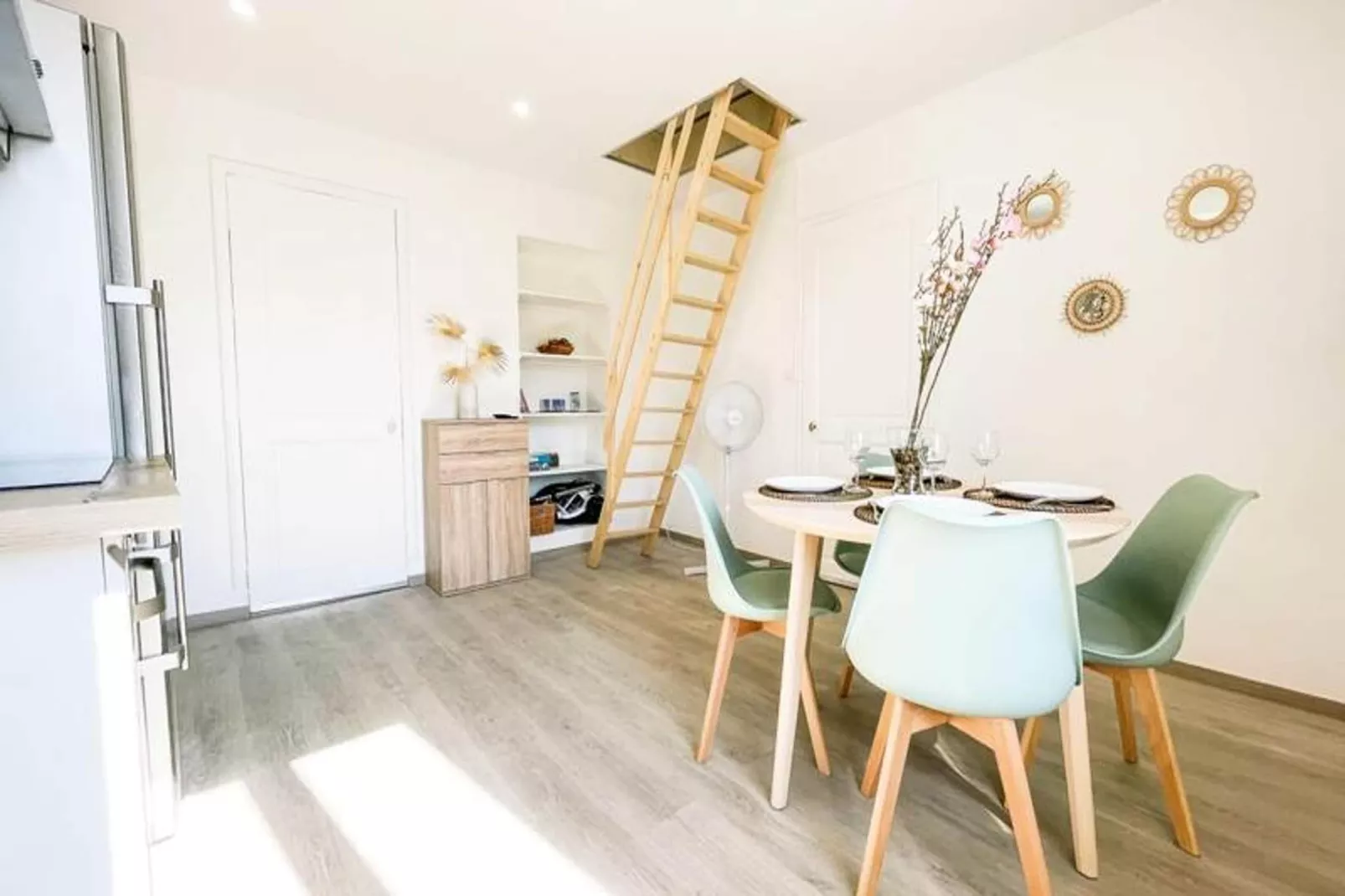 Le Duplex 🌞 Calme & R&eacute;nov&eacute;|-Salle à manger