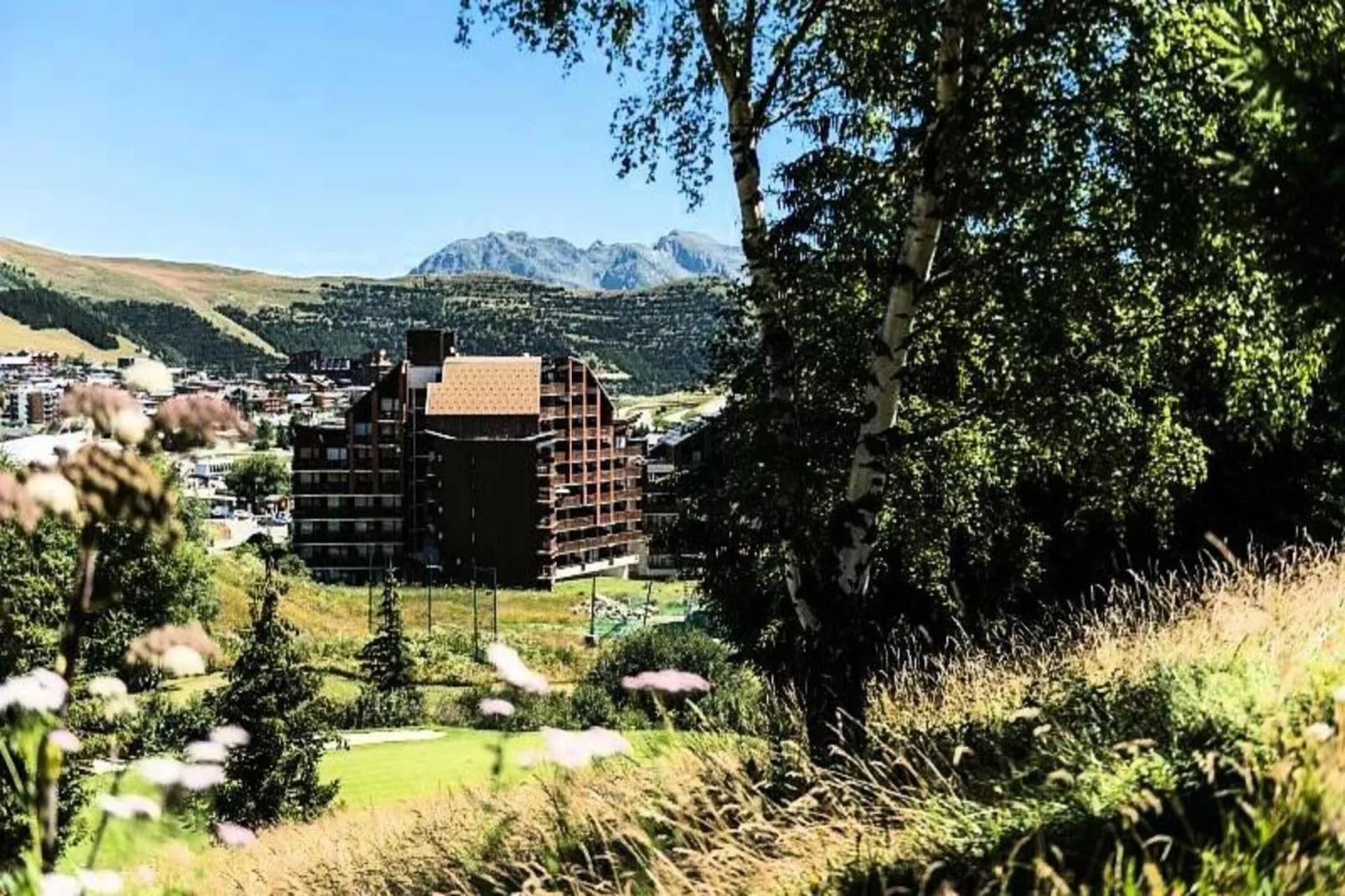 Résidence Les Mélèzes - Maeva Home-Exterior in summer