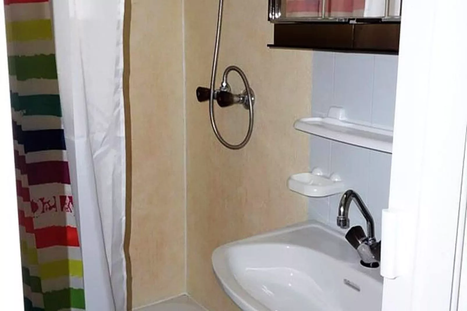 Résidence Menandiere-Badezimmer