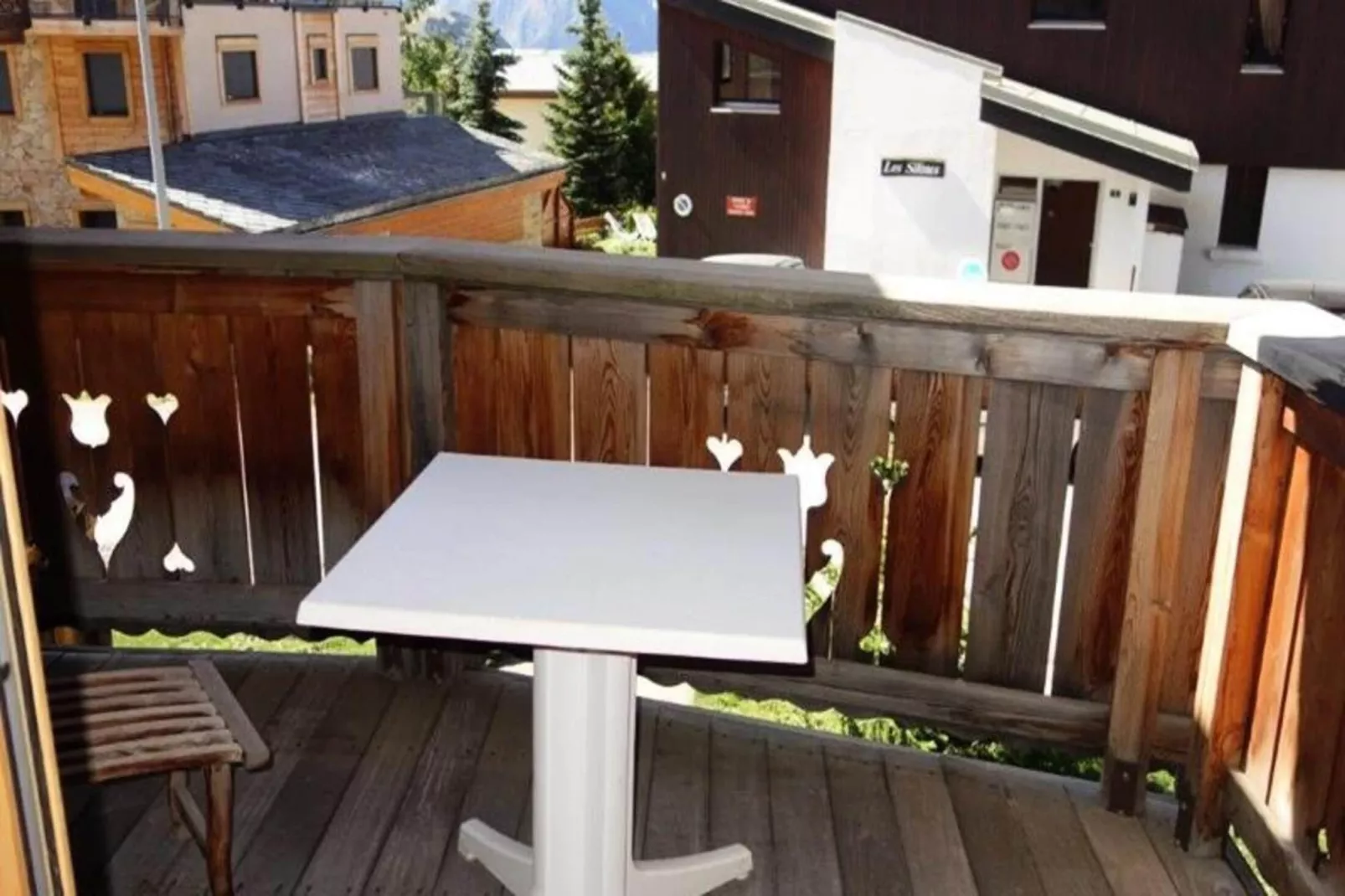 Chalet Alpina-Exterior in summer