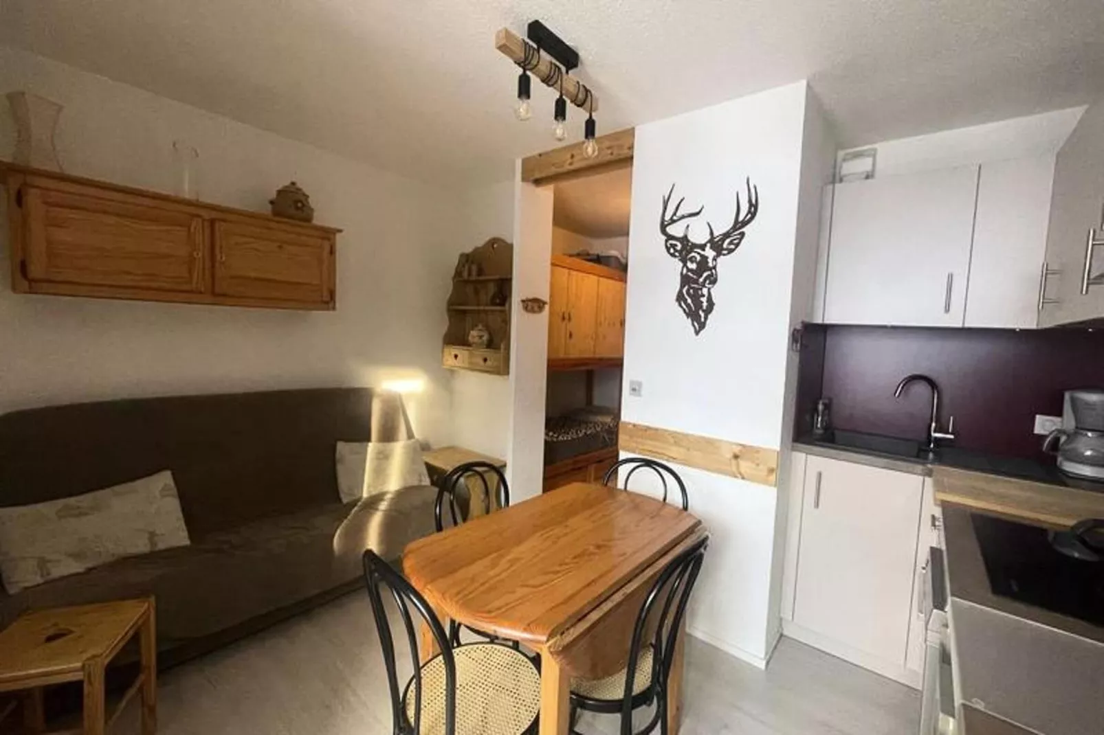 Résidence Arc En Ciel C Porte C103-Salle à manger