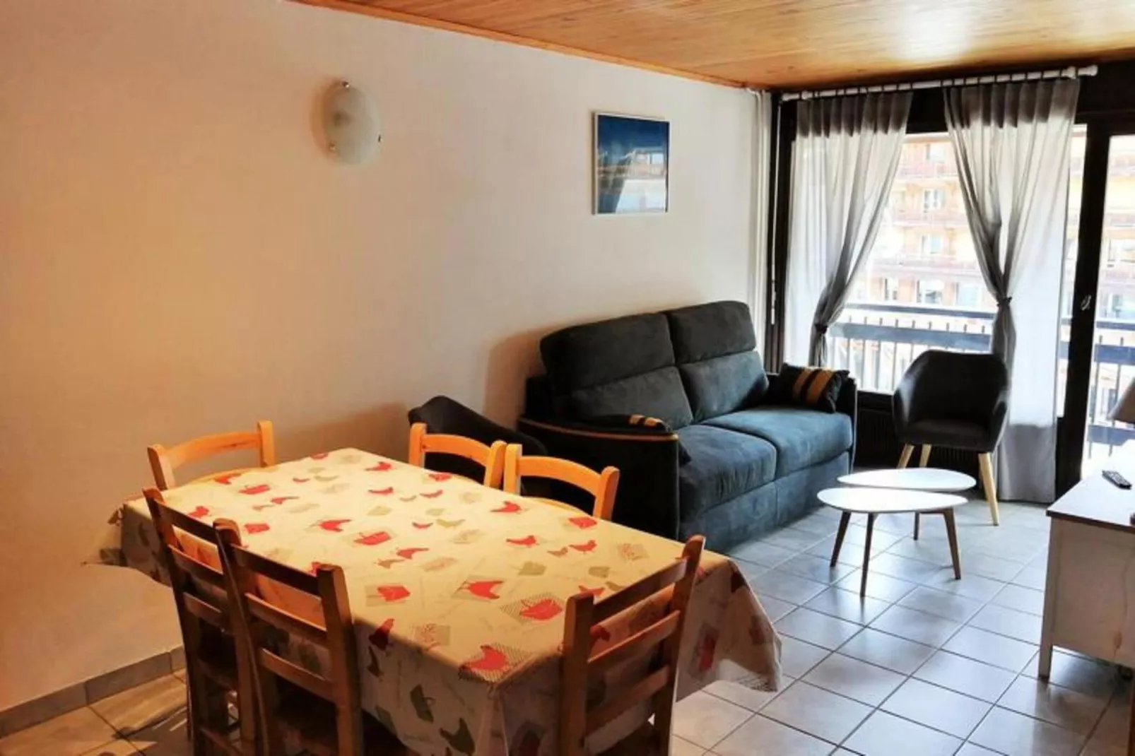 Résidence Olympe-Dining room