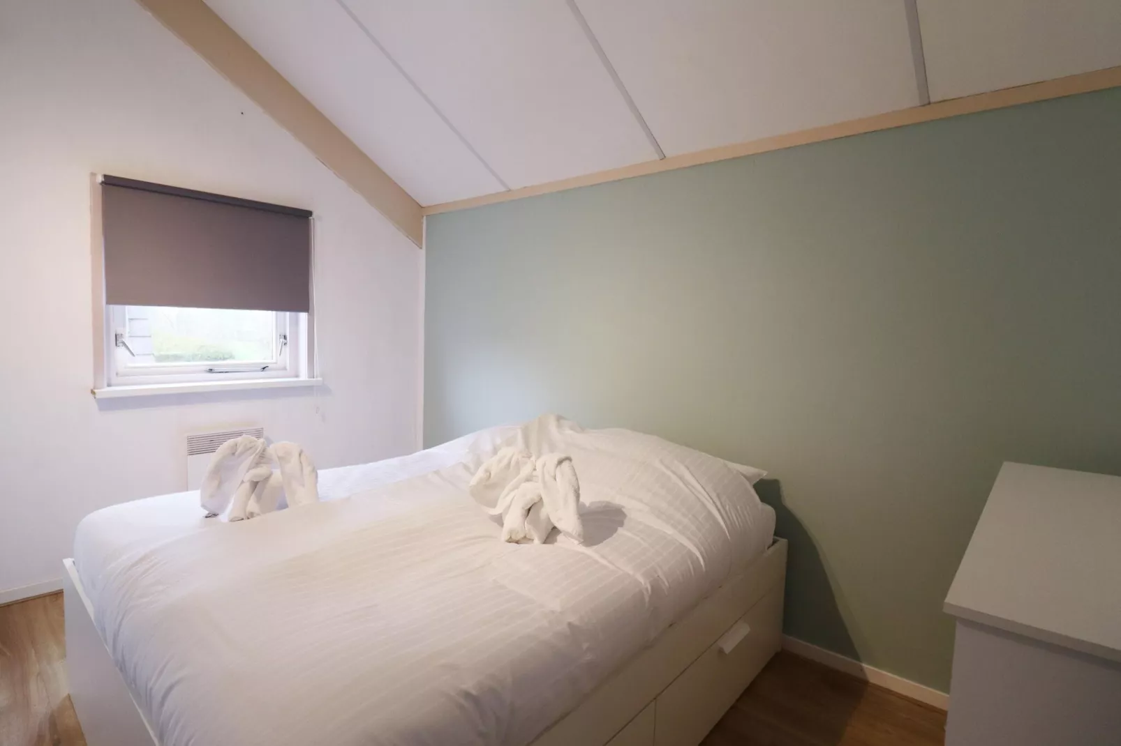 Yn'e Lijte 105-Bedroom