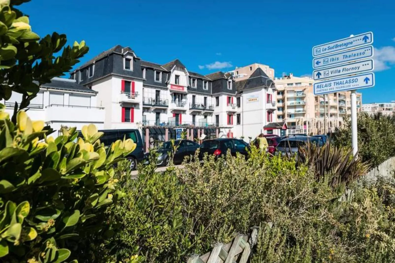 Résidence Prestige Odalys de la Plage-Exterior in summer