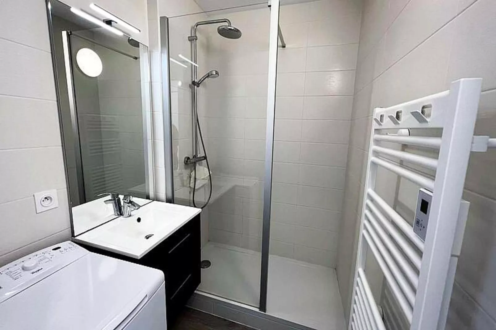 Résidence Dauphins-Badezimmer