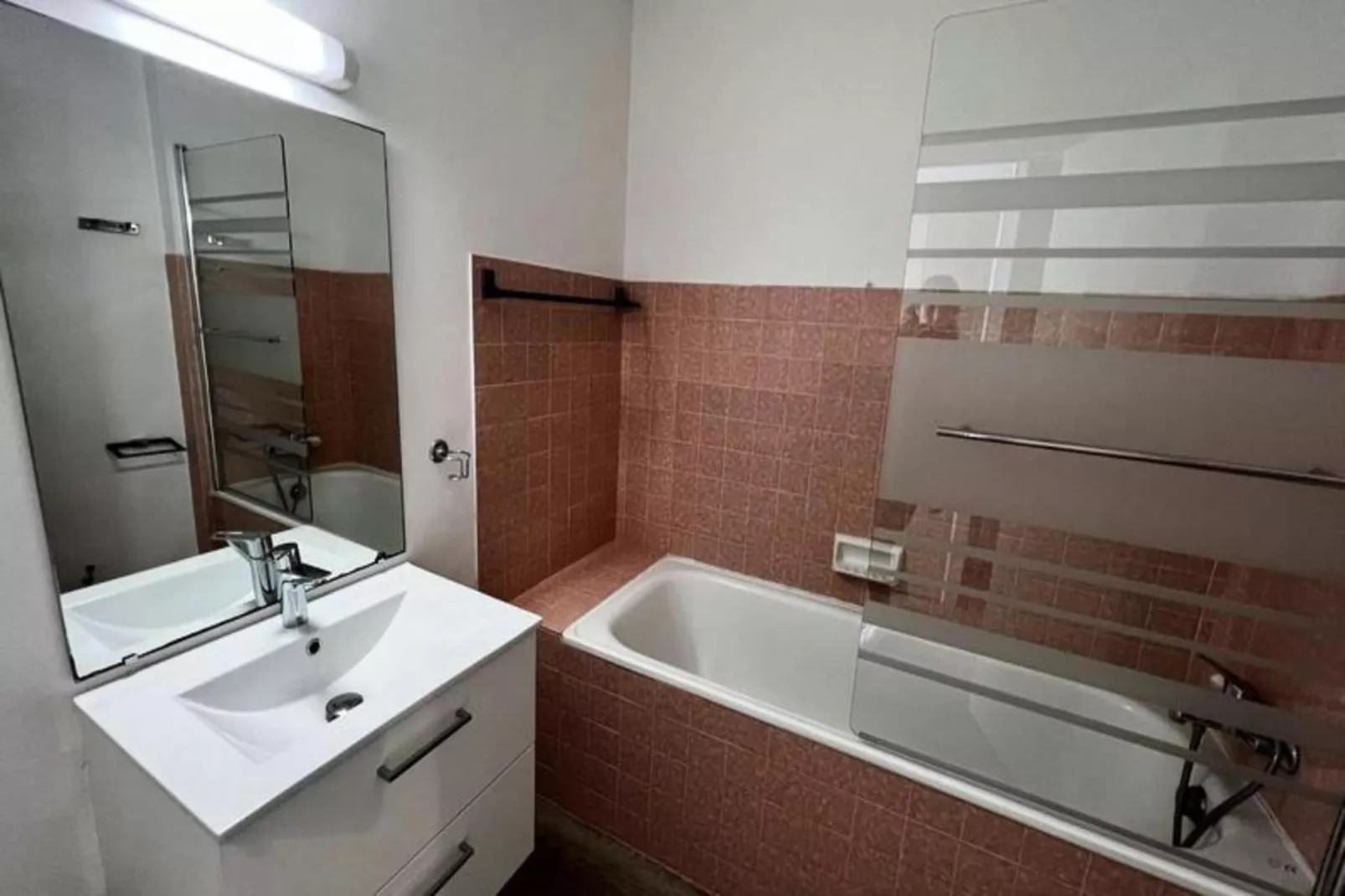 Résidence Dauphins-Salle de bain