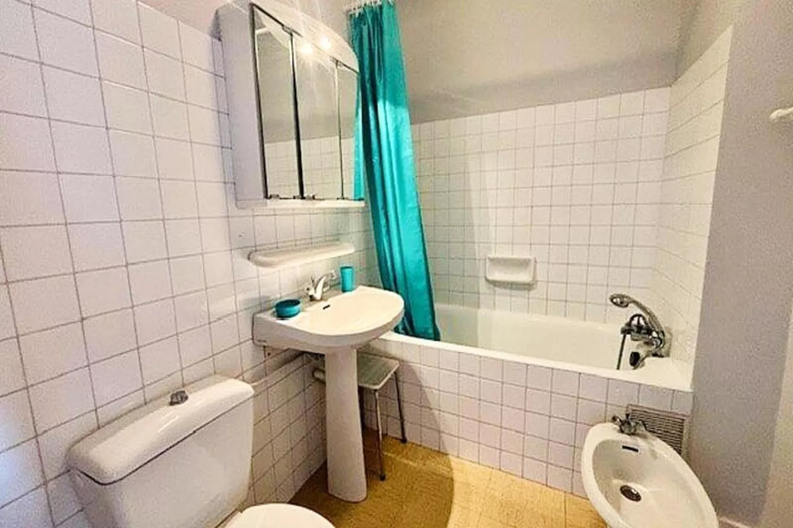 Résidence Le Mane-Bathroom