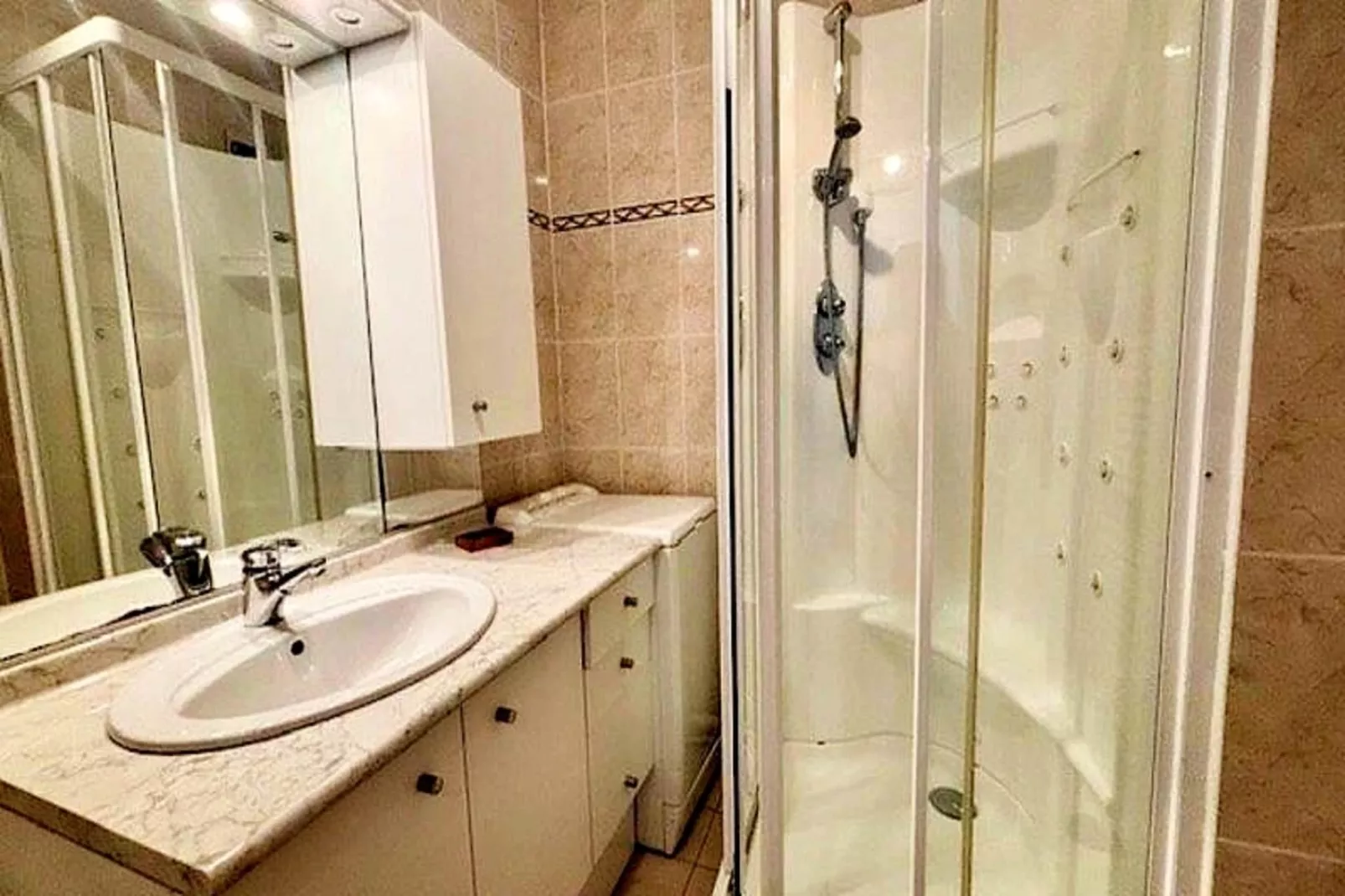 Résidence Le Mane-Bathroom