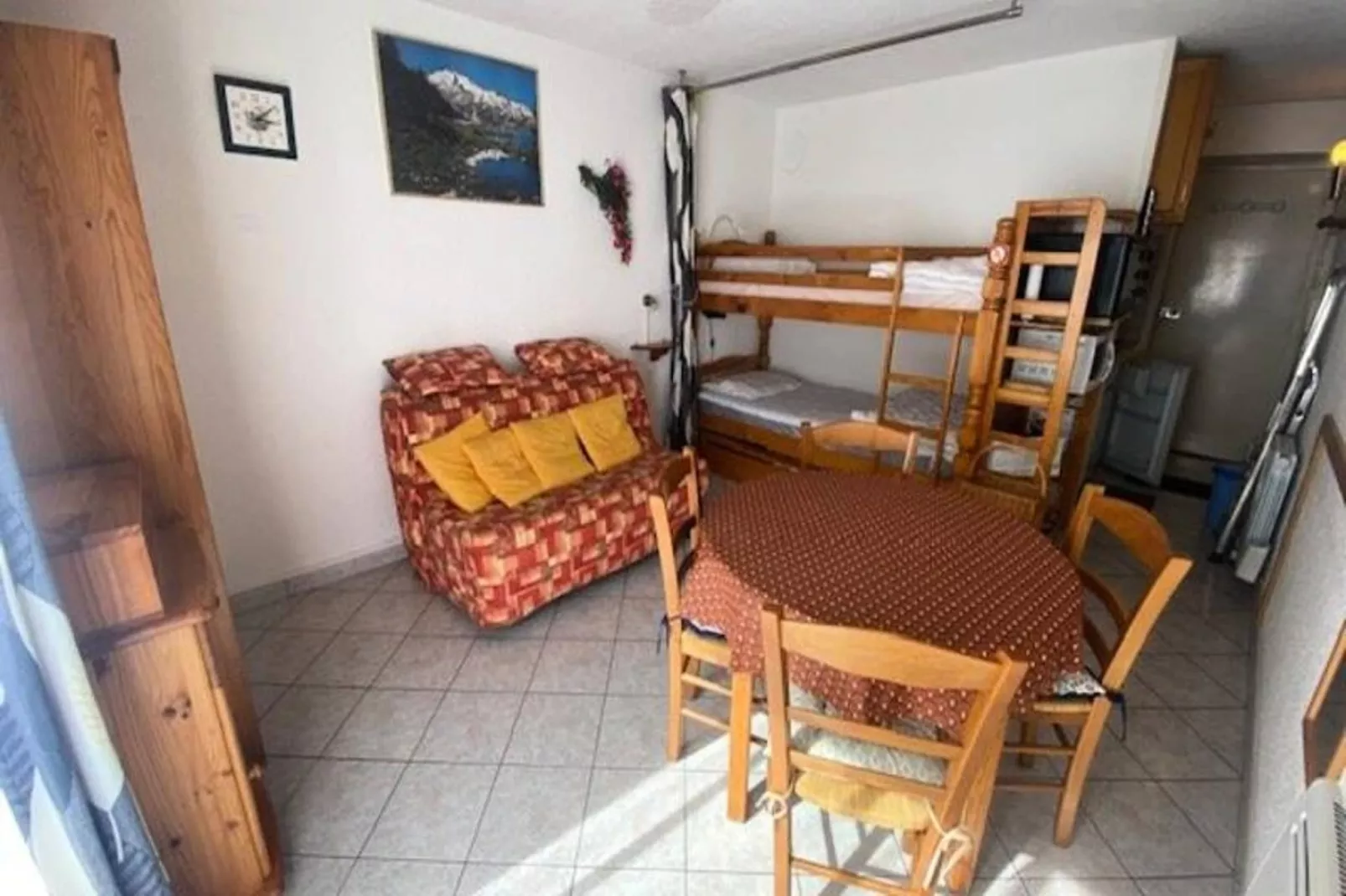 Résidence Neouvielle-Dining room