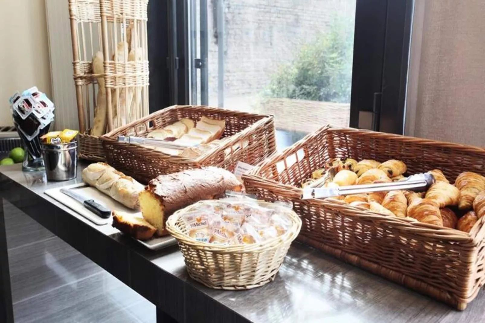 Appart'hôtel Odalys Confluence-Exterior in summer