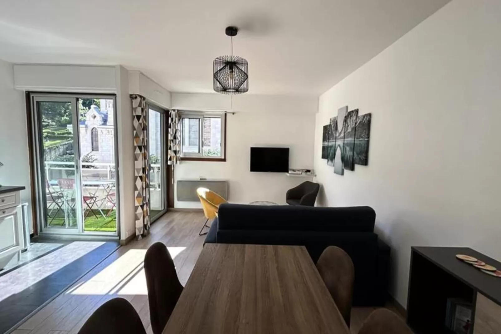 Résidence Le Chateau Durieux 1-Dining room