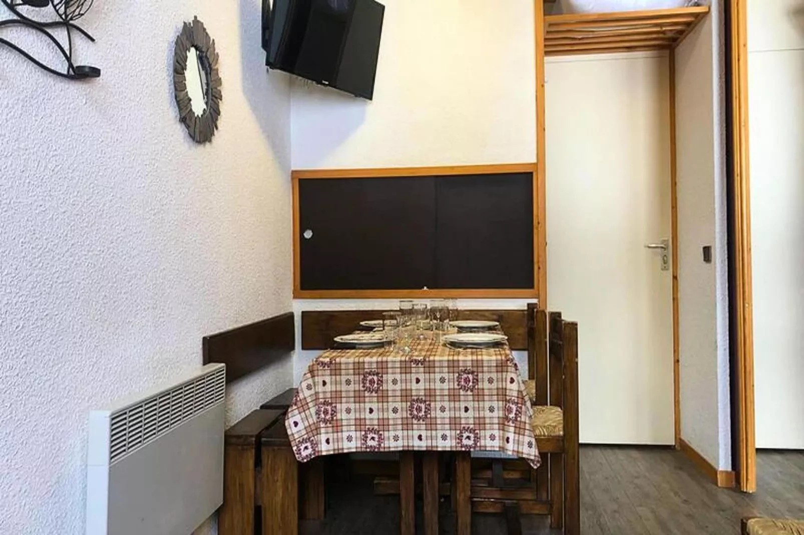 Résidence Roche Combe-Salle à manger