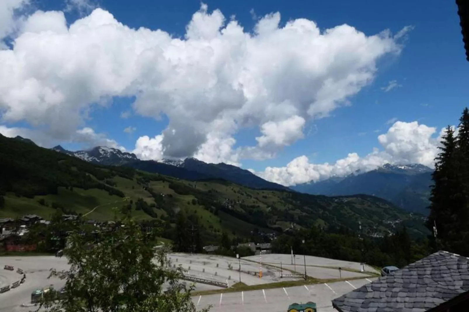 Résidence Lauziere Dessous-Bathroom