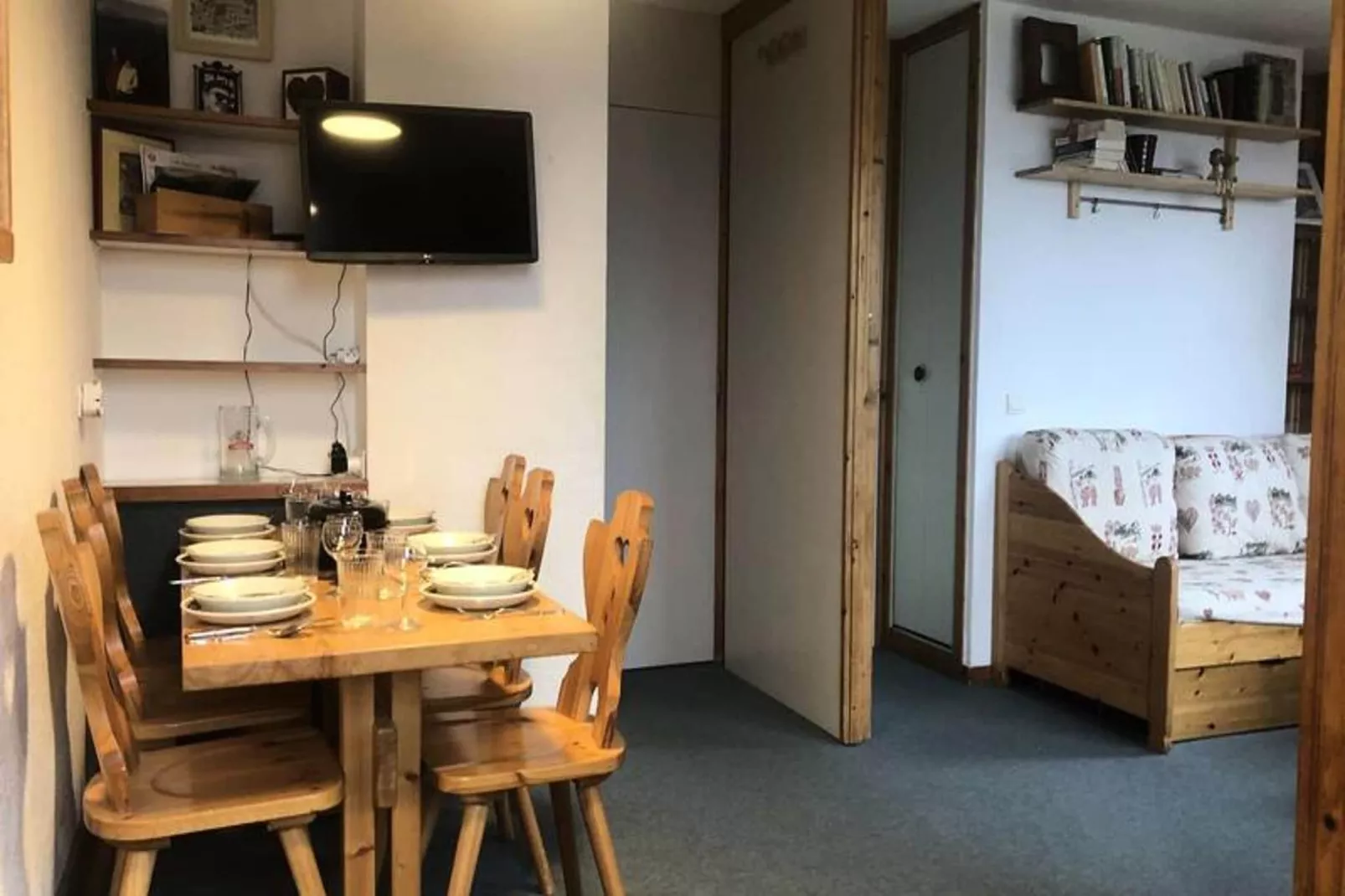 Résidence Marches-Dining room