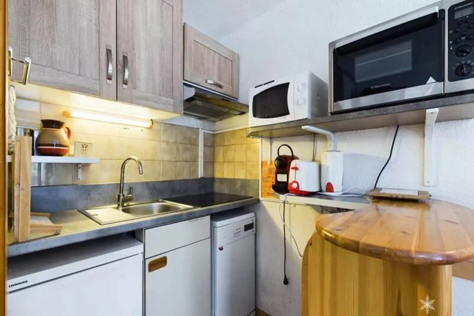 Résidence Bouquetins A-Exterior in summer