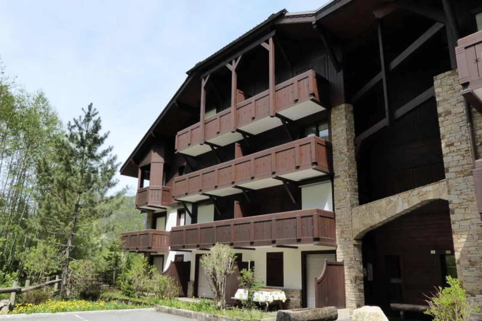 Résidence Les Cimes D'or A-Exterior in summer