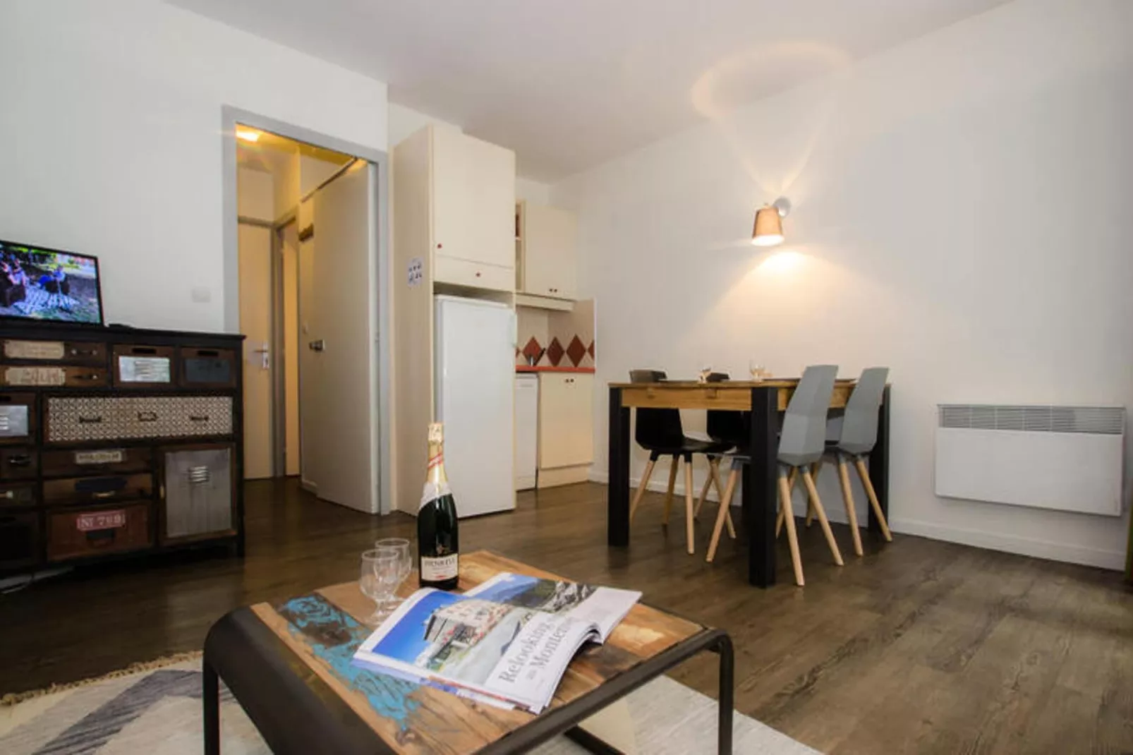 Résidence Riviere-Dining room