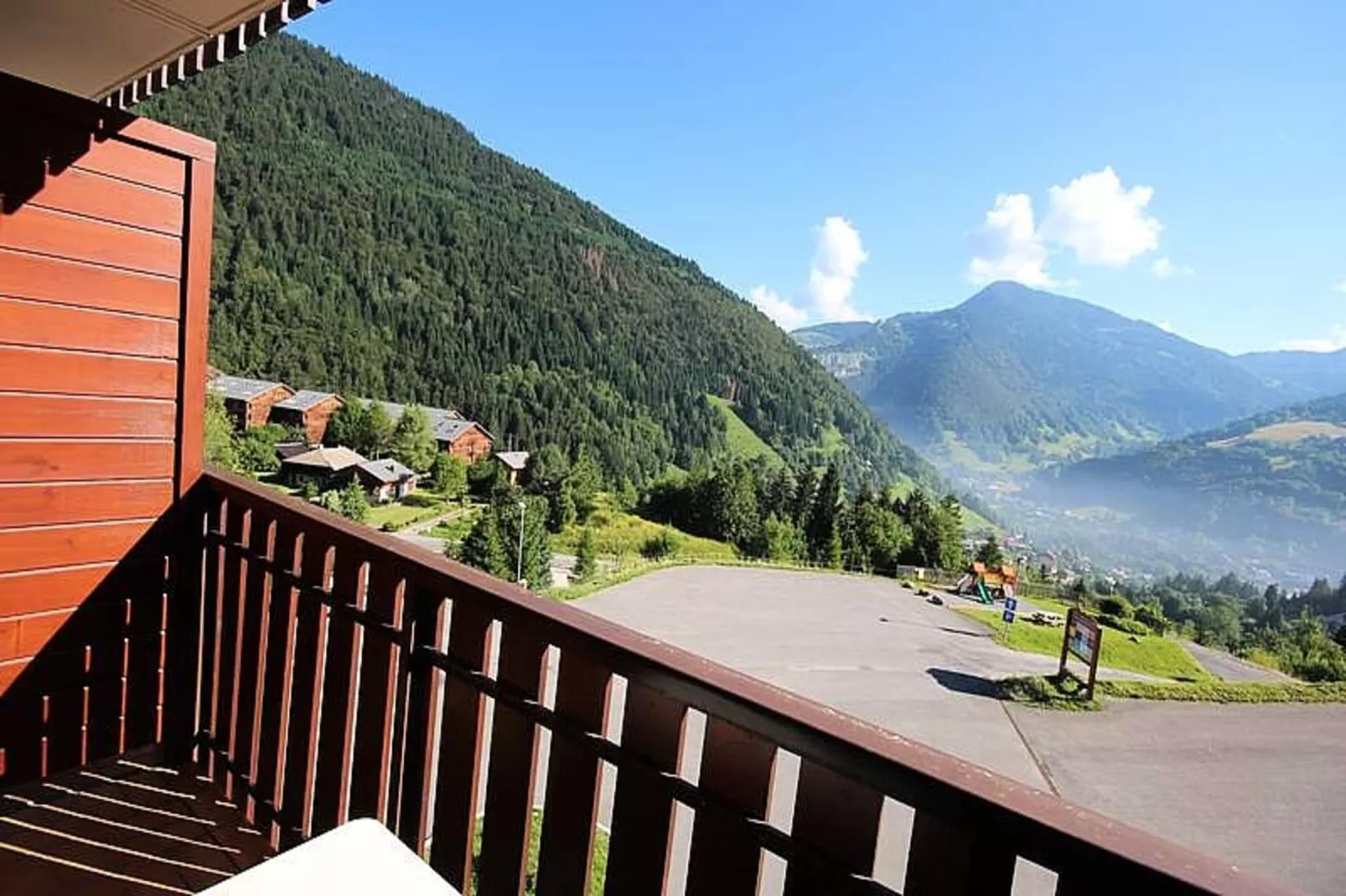 Studio à Saint Jean d'Aulps-Terrasse / balcon