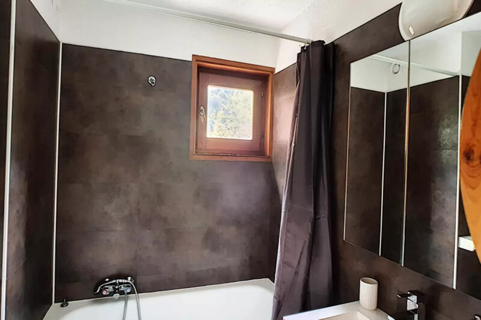 Appartements à Saint Jean d'Aulps-Badezimmer