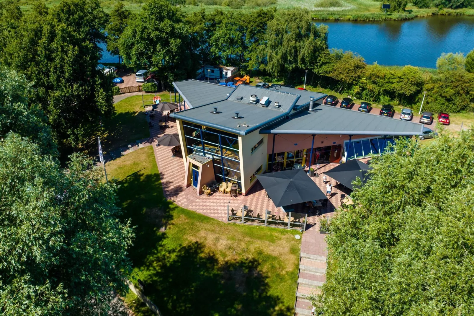 Vakantiepark Bergumermeer 7-Park facilities