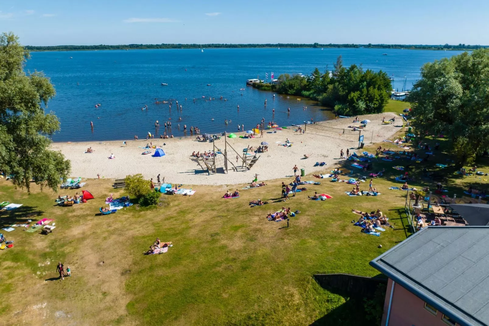 Vakantiepark Bergumermeer 7-Park facilities