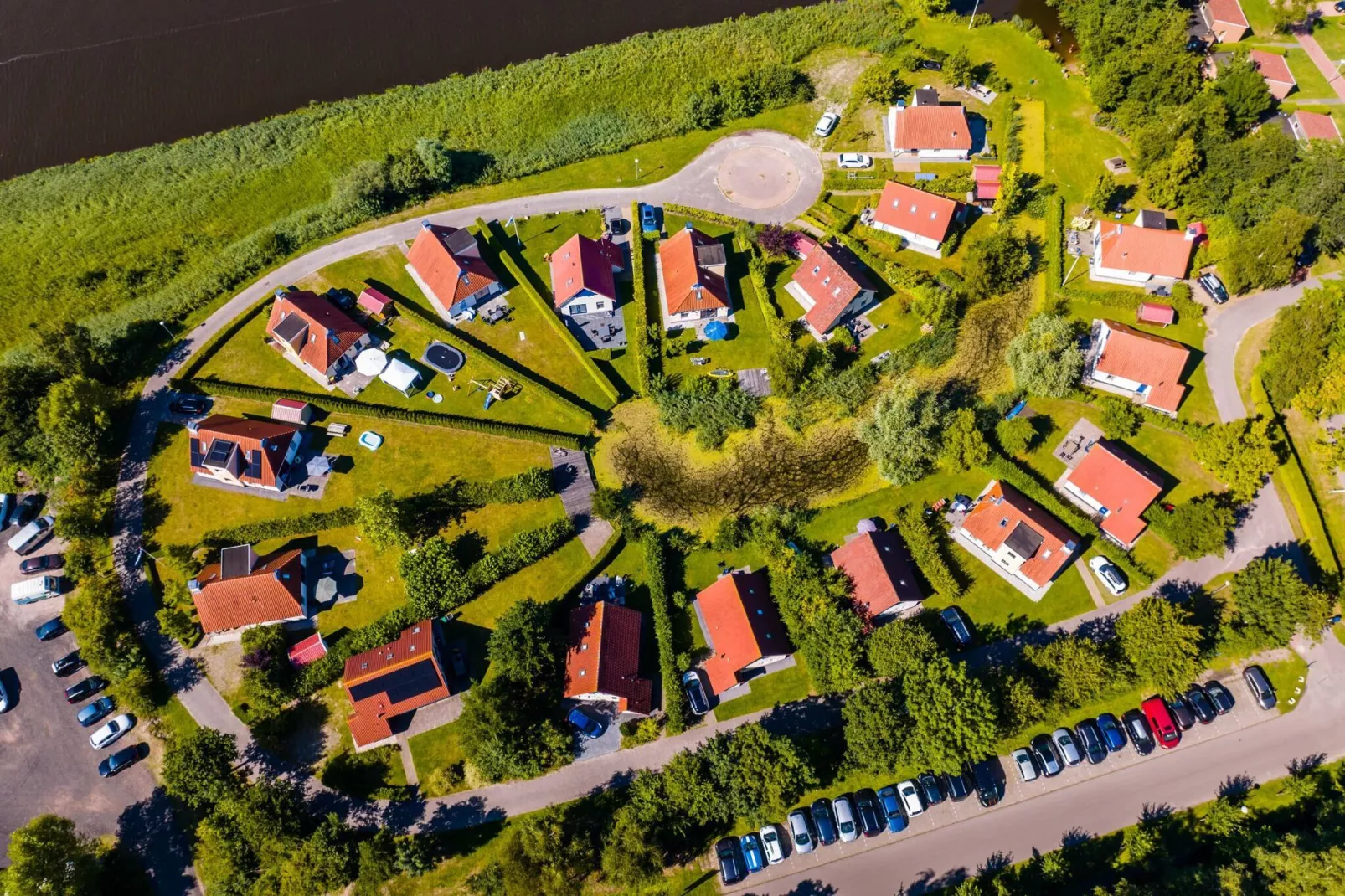 Vakantiepark Bergumermeer 7-Areas summer 1km