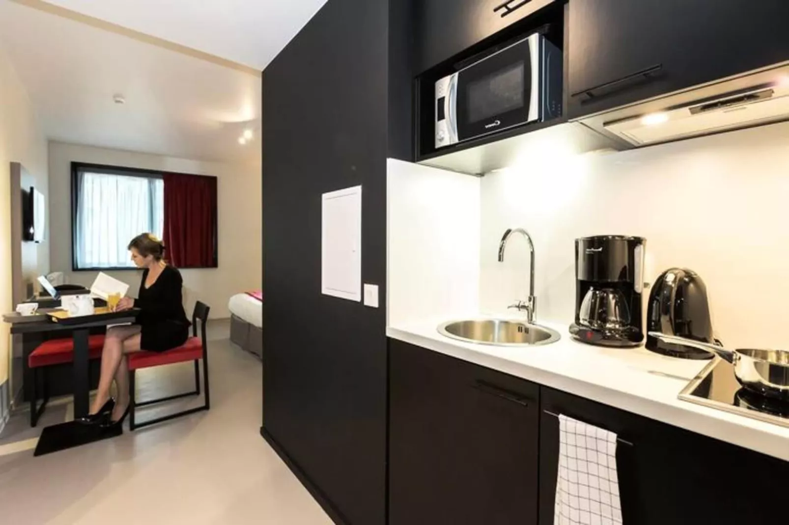 Appart'hôtel Odalys Paris XVII-Exterior in summer