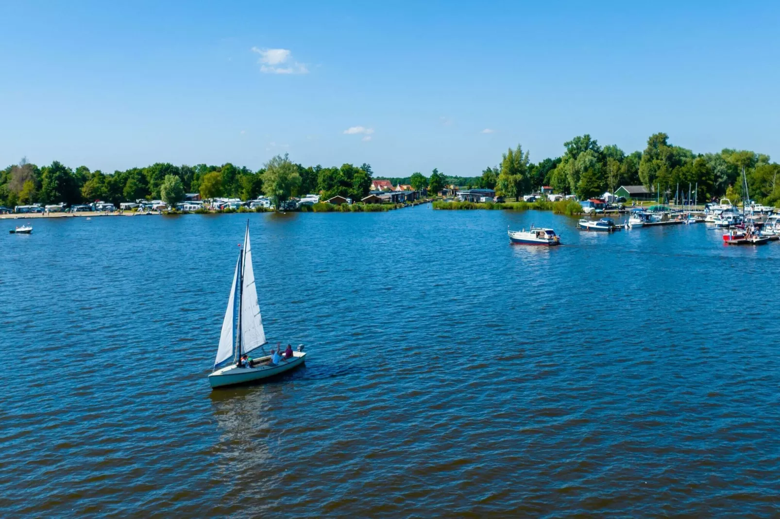 Vakantiepark Bergumermeer 7-Areas summer 5km